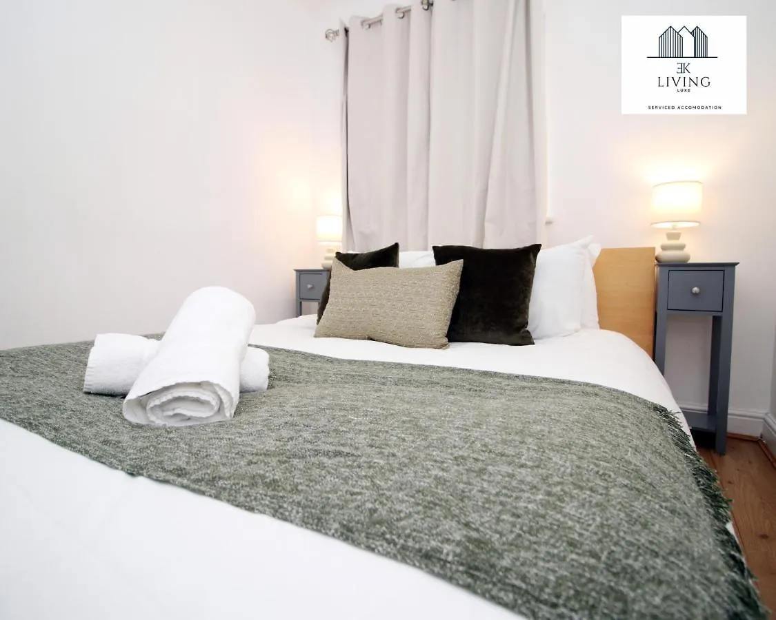Spacious 3 Bedroom Duplex Apartment On Cardiff Bay - Free Parking & Wifi By Ekliving Luxe Short Lets & Serviced Accommodation