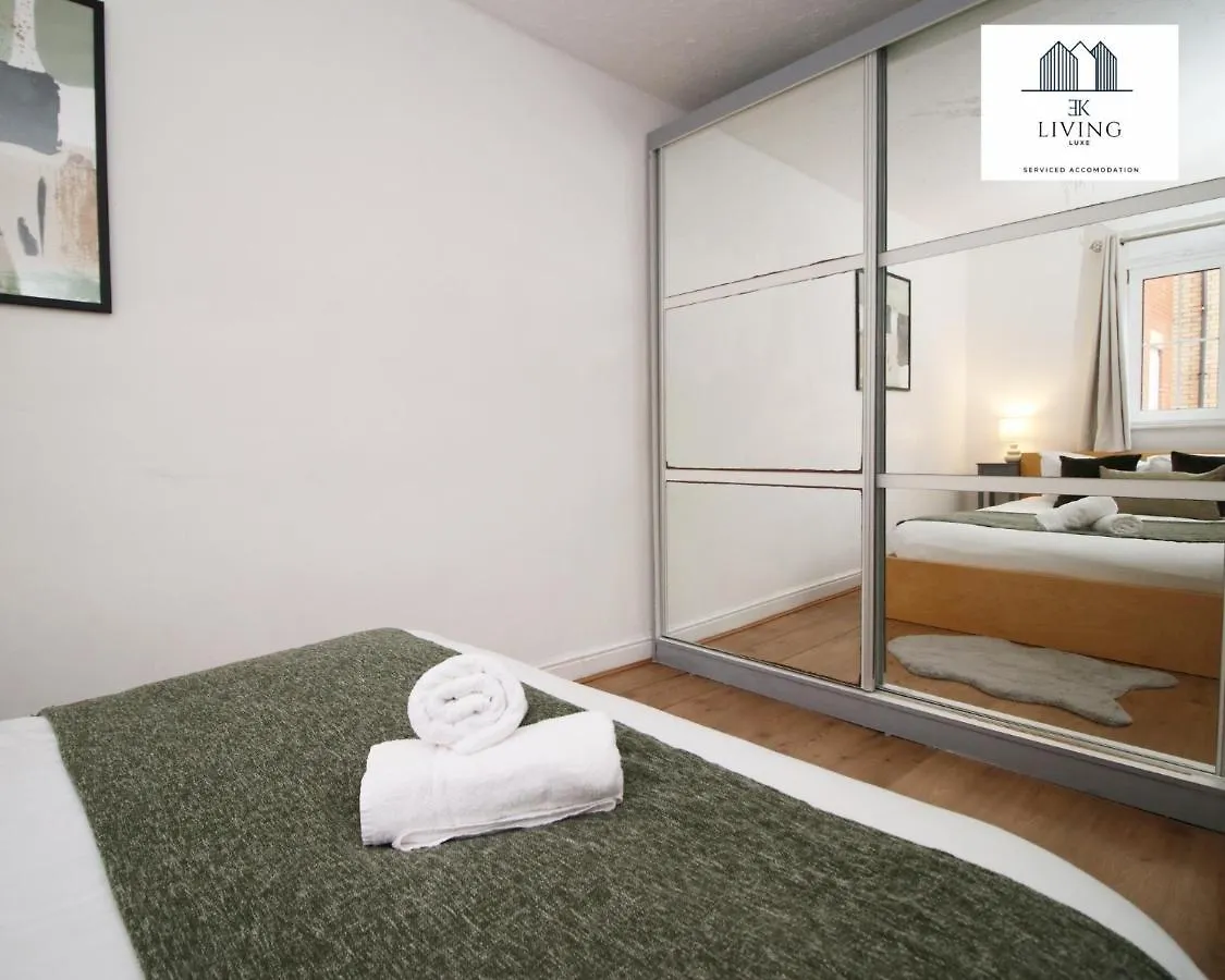 Spacious 3 Bedroom Duplex Apartment On Cardiff Bay - Free Parking & Wifi By Ekliving Luxe Short Lets & Serviced Accommodation Regno Unito