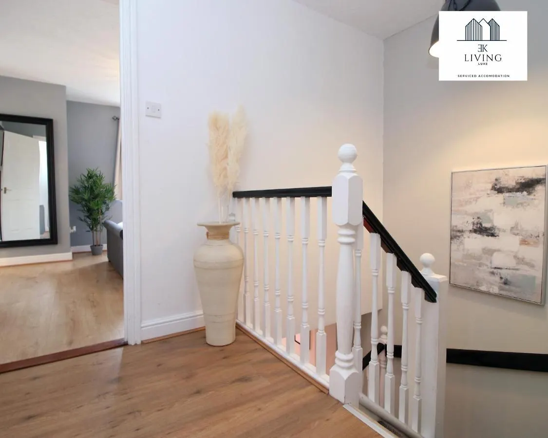 Spacious 3 Bedroom Duplex Apartment On Cardiff Bay - Free Parking & Wifi By Ekliving Luxe Short Lets & Serviced Accommodation
